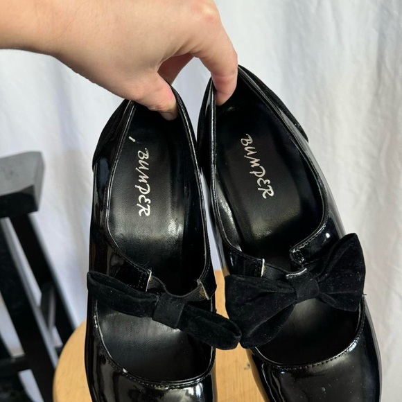 Bumper 🖤 women’s Mary Jane heels with a strap and a velvet bow size 8.5 - Picture 5 of 12